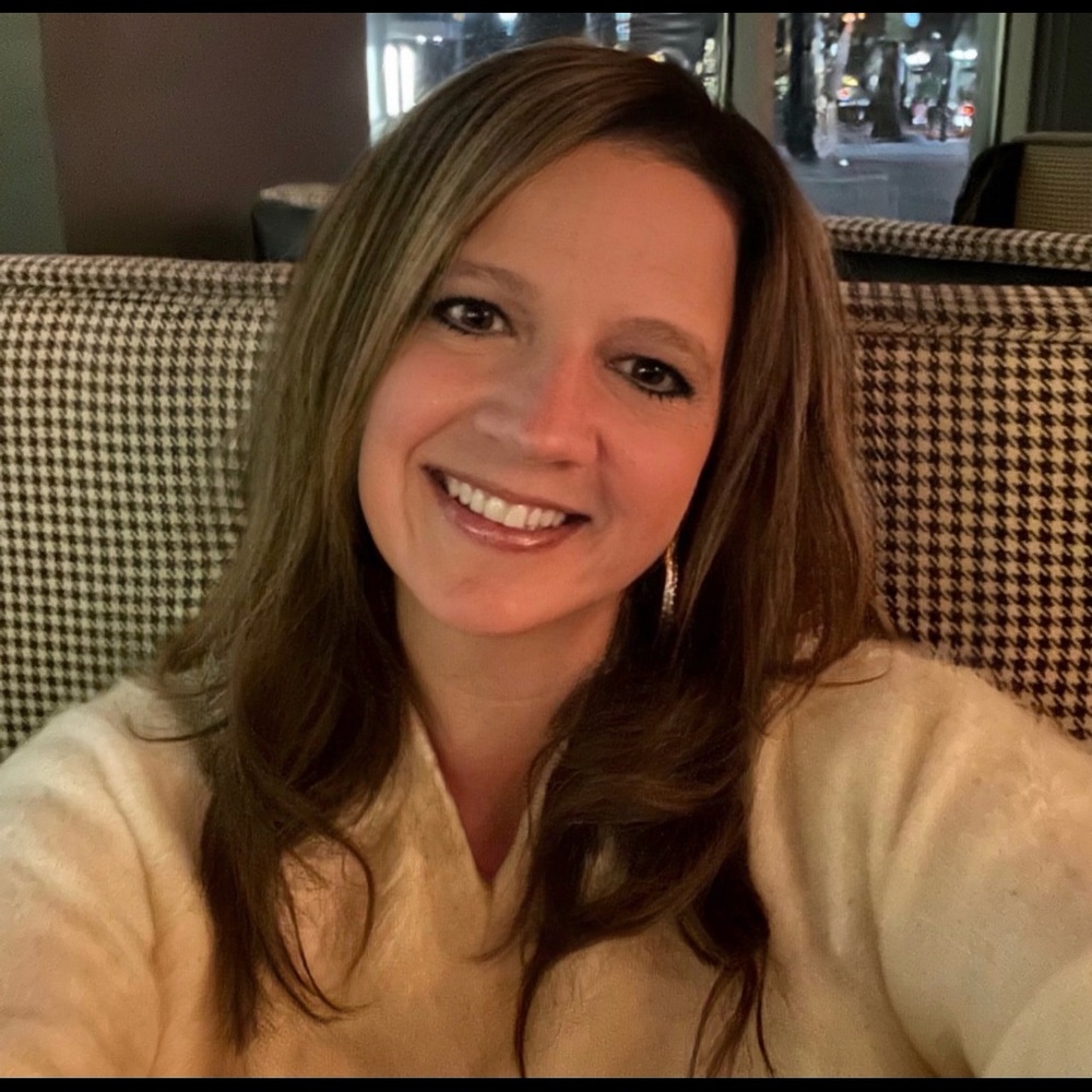 Meet your Posher, Lorie